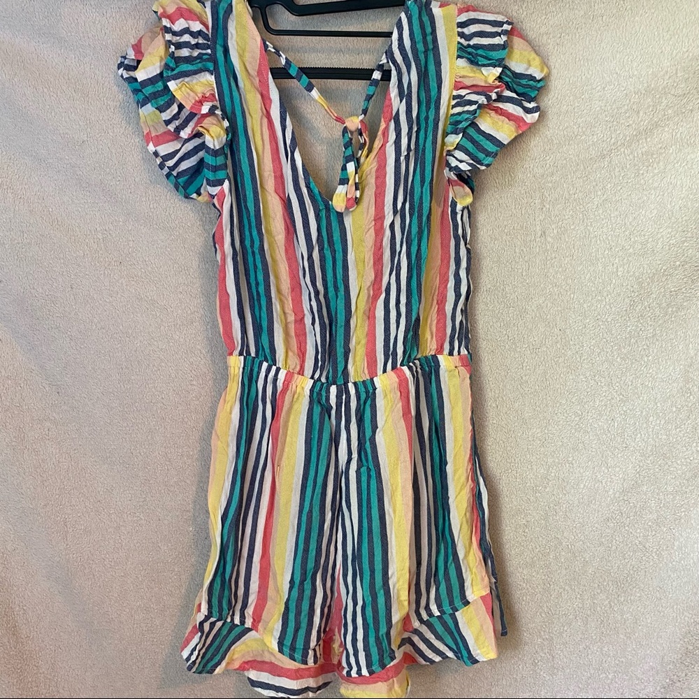 Stripped Flowy Romper - Picture 6 of 6